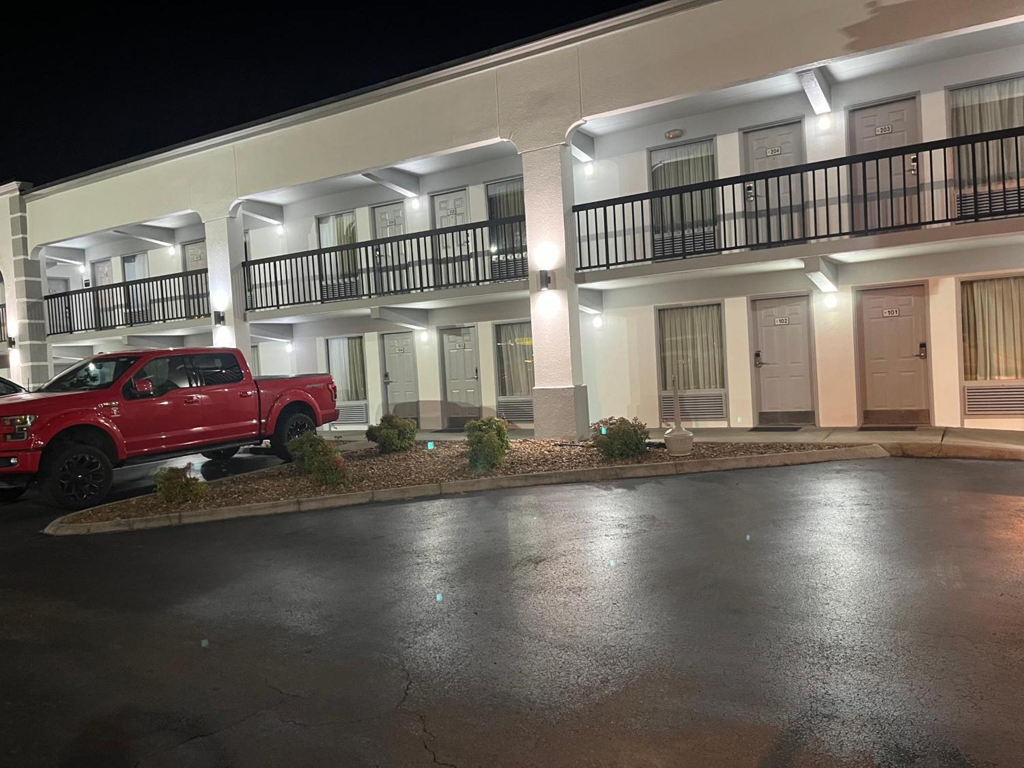 Super 8 By Wyndham Knoxville West/Farragut Bagian luar foto