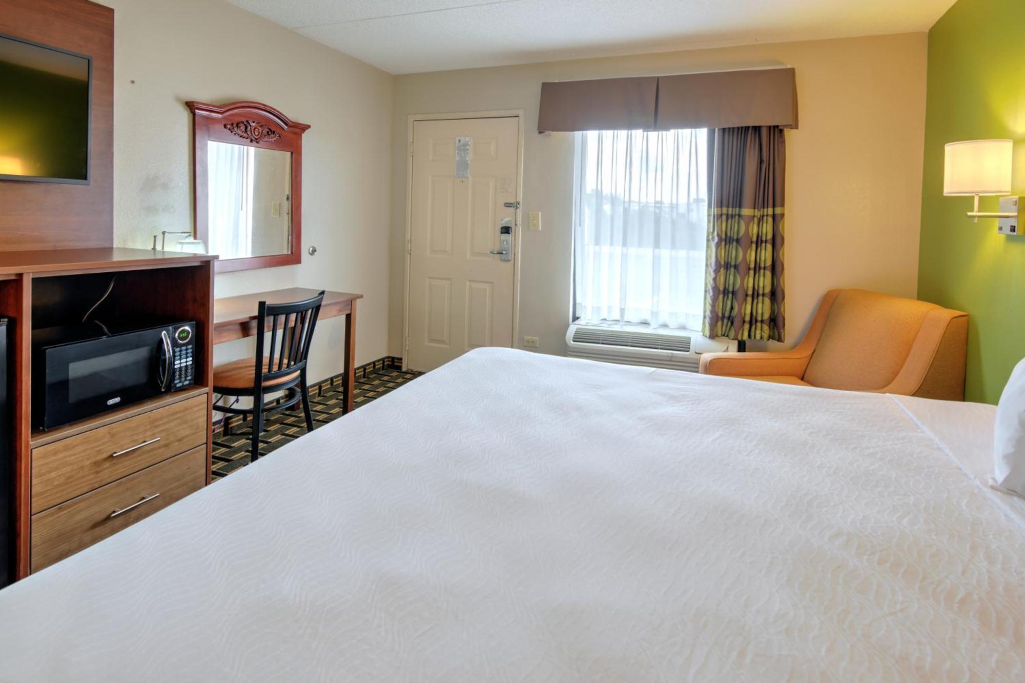 Super 8 By Wyndham Knoxville West/Farragut Bagian luar foto